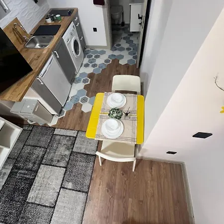 Cute Ikea House With A Garden Close To The Fast Internet شقة