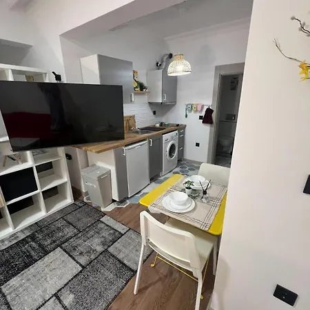 Cute Ikea House With A Garden Close To The Fast Internet Lejlighed