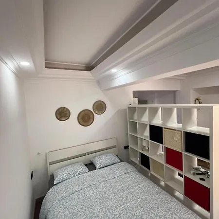 Cute Ikea House With A Garden Close To The Fast Internet شقة *