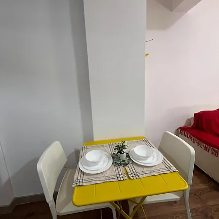 شقة Cute Ikea House With A Garden Close To The Fast Internet