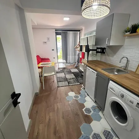Cute Ikea House With A Garden Close To The Fast Internet أنطاليا